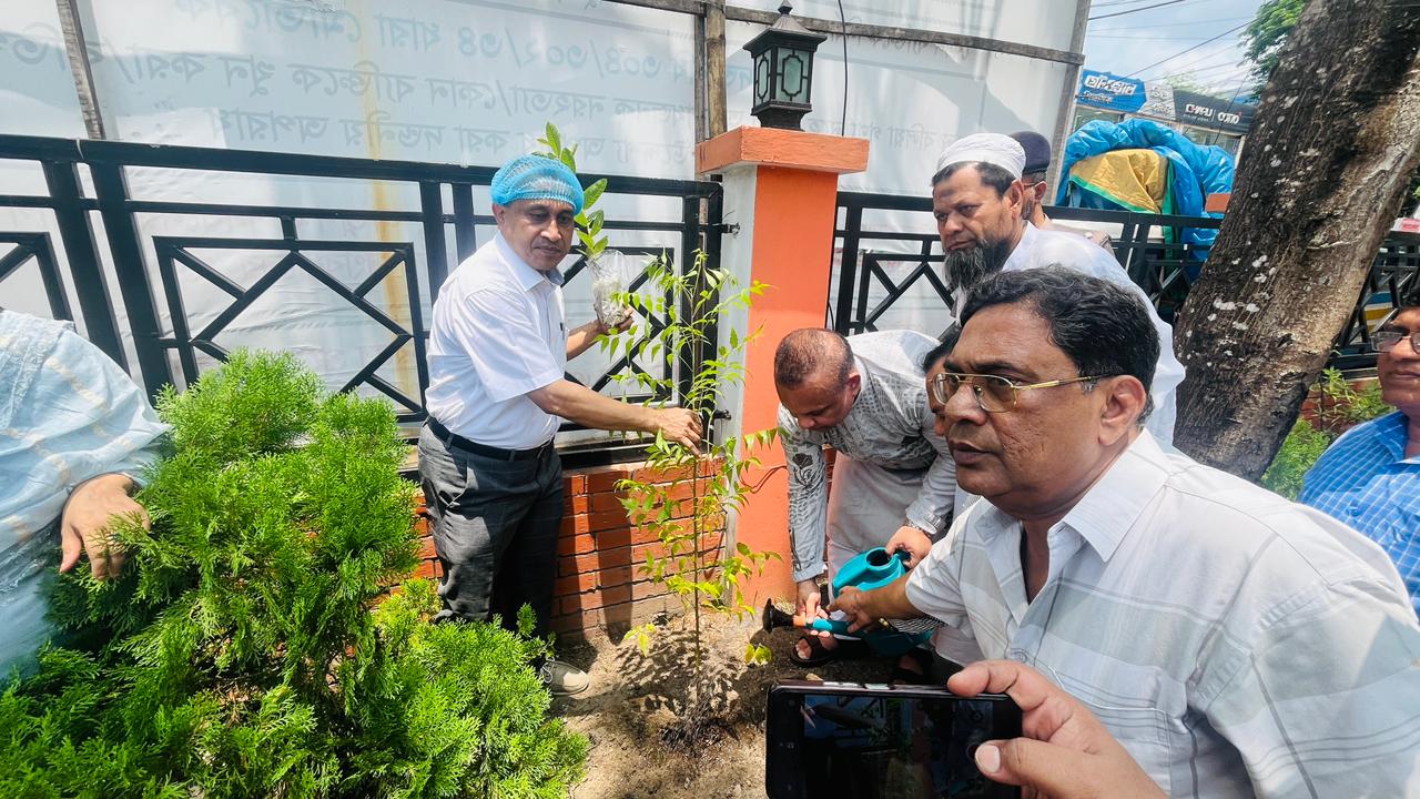 "সারা বাংলাদেশে ফলদ, বনজ ও ওষধি গাছ লাগিয়ে সবুজে ভরিয়ে তোলা।"